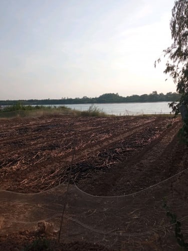 Riverside land for sale 10.5mx160m 18000$