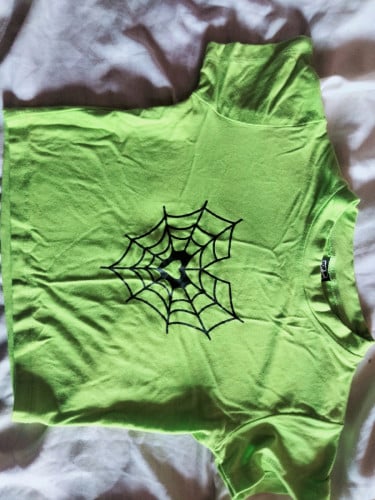 អាវ ដៃខ្លីរិបរាង