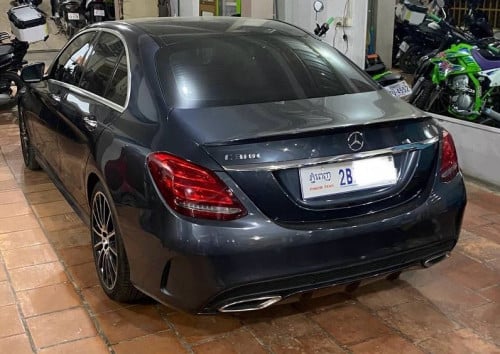 Mercedes-Benz C300 2015 លក់ប្រញាប់លុយខ្លាំង (ឡានម្ចាស់ប្រើផ្ទាល់)