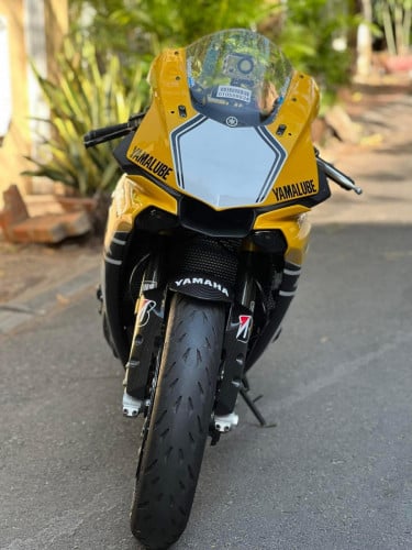 Yamaha YZFR 1M