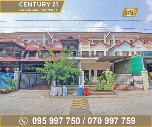 🏘 វីឡាភ្លោះ (Twin Villa) ក្នុងបុរី ពិភពថ្មីសំរោងអណ្តែត​ ត្រូវការលក់បន្ទាន់ខ្លាំង