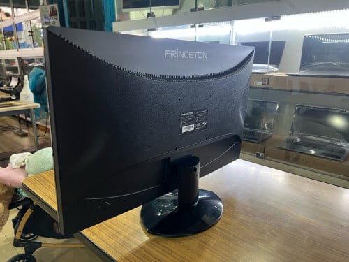 Monitor 23” PrinceTon from Japan Conditon 99% have Speaker
