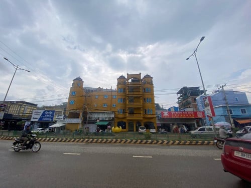 អាគារសម្រាប់លក់នៅជាប់ព្រំដែនថៃ ខេត្តប៉ៃលិន