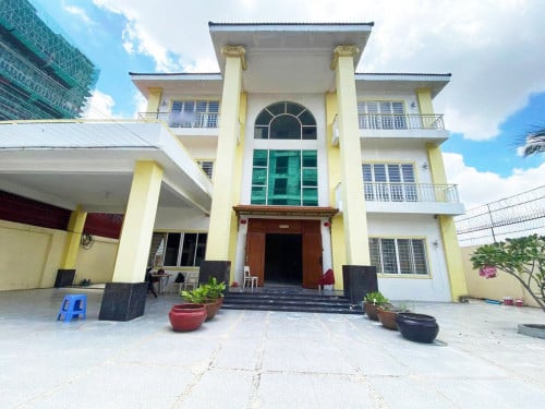 វីឡាសម្រាប់លក់ នៅភ្នំពេញថ្មី | Villa for sale at Phnom Penh Tmey