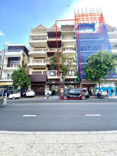 ផ្ទះល្វែង១ជុងលក់ នៅមាត់ទន្លេ