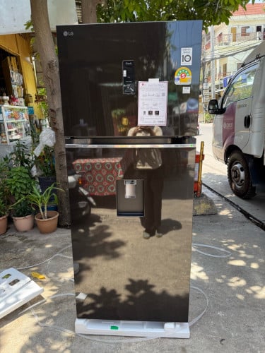 ទូទឹកកក LG model GN-F372 ចុចទឹក ផលិតទឹកកកអូតូ ថ្មីកេស