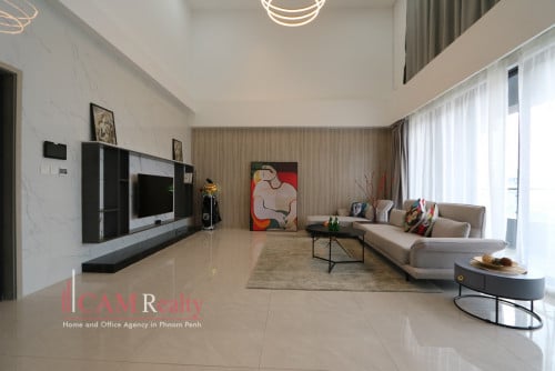 5 Bedroom Duplex Penthouse Serviced Condo For Rent in BKK1