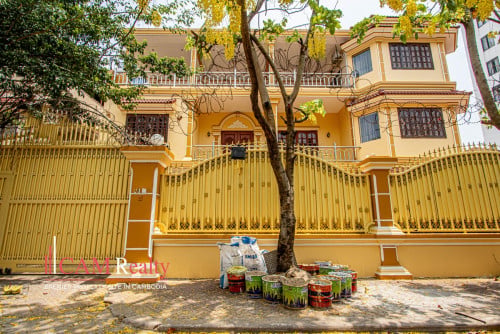 9 Bedroom Commercial Villa For Rent in Toul Kork