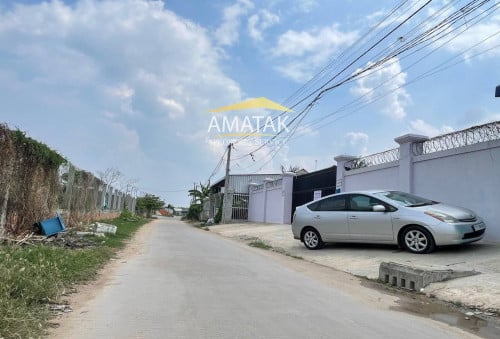 ដីលក់ នៅជិតផ្សារព្រែកហូរ ឡូតិ៍វីឡា