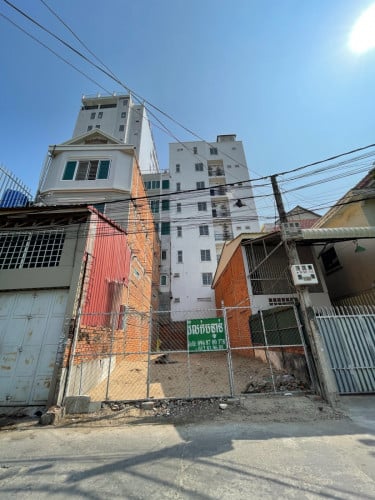 ដីក្នុងក្រុងលក់បន្ទាន់ខ្លាំងចុះពីផ្លូវ២៧១តែ៥០ម៉ែតប៉ុណ្ណោះ