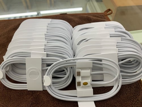 ខ្សែសាក IPhone 16 Series ហ្សុីនប្រអប់