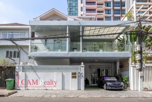 10 Rooms Office Villa For Rent in Boeng Reang