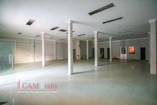 240 Sqm Commercial Space For Rent on Mao Tse Toung Blvd