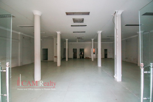 240 Sqm Commercial Space For Rent on Mao Tse Toung Blvd