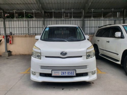 Toyota VOXY for sale! import from Japan