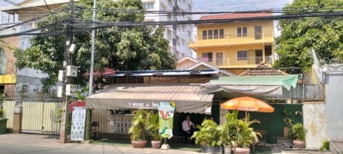 ផ្ទះលក់បន្ទាន់ ម្ចាស់ផ្ទាល់ ទីតាំងល្អ