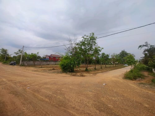 ដីលក់ នៅក្រុងកំពង់ស្ពឺ