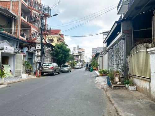 Shophouse for rent in Tuol TumPung