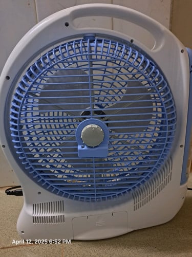 កង្ហា ប្រើអាគុយ ក៏បានប្រើភ្លើងក៏បាន