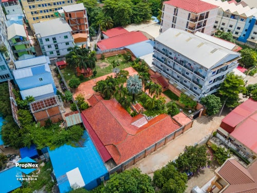 ដីធំស្តងដាភូមិគ្រឹះ និង ខុនដូរ សម្រាប់លក់នៅម្តុំវត្តសន្សំកុសល ក្បែផ្លូវ ២៧១​​ 750$/sqm