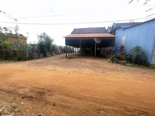 🏦House Available for Urgent Sale at a Special Price (Negotiable).