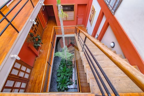 Charming 6-Bedroom Townhouse For Sale – 📍Near Riverside, Phnom Penh