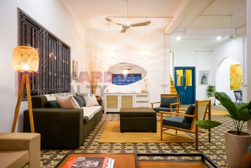 Spacious Duplex 5 Bedrooms Renovated House for rent in Doun Penh Area