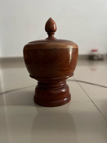 ផ្ទិលទឹកឈើធ្នុងលក់