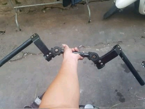ដៃលេងចង្កូតម៉ូតូ