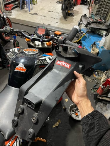 កន្ទុយហ្សុីន Duke200