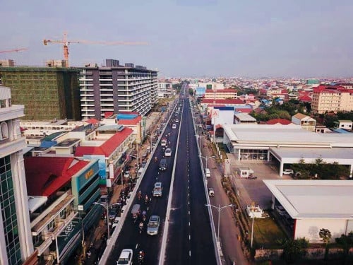 Building for sale in good location  出售三排房屋