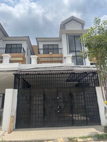 វីឡាភ្លោះលក់