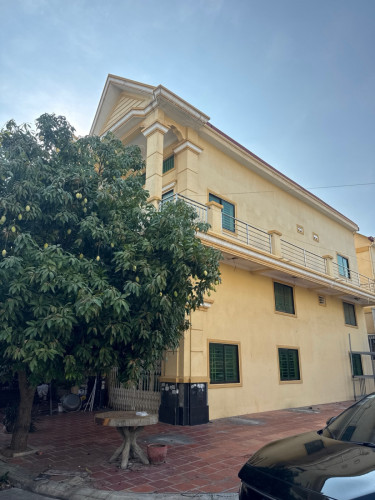 ផ្ទះលក់ ទីតាំងល្អ