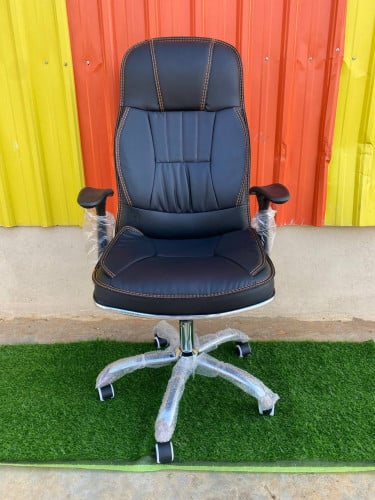 កៅអីស្បែកអាចកាប់គេងបានតម្លៃ 68$ថ្មី 100%