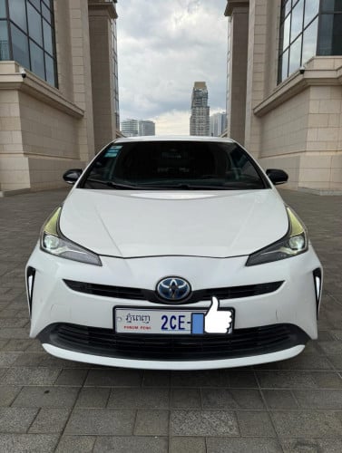 Prius 2019 limited Advance