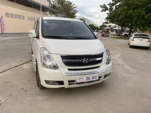 Starex ជួល​ជា​ ថ្ងៃ​ អាទិត្យ​ ខែ​ បេីកខ្លួនឯងក៏បាន​