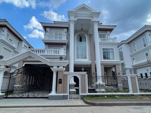 Villa for RENT! • Location: Borey PH Boueng Snor.