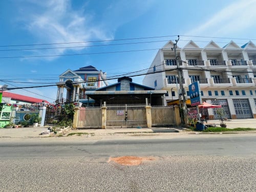 ឃ្លាំងជួល-សង្កាត់ព្រែកហូរក្រុងតាខ្មៅ​