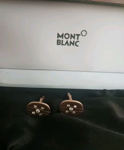 ឡេវដៃអាវ