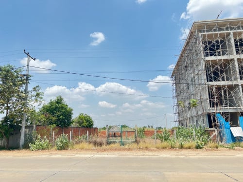 ដីលក់បន្ទាន់ បាក់ខែង ជ្រោយចង្វារ