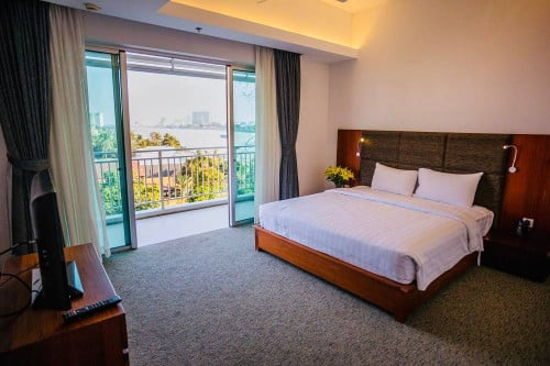 Modern Three Bedroom For Rent At Chroy Changva