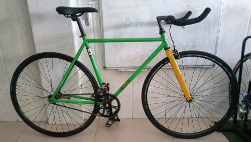 កង់ Fixed Gear មួយទឹកជប៉ុន