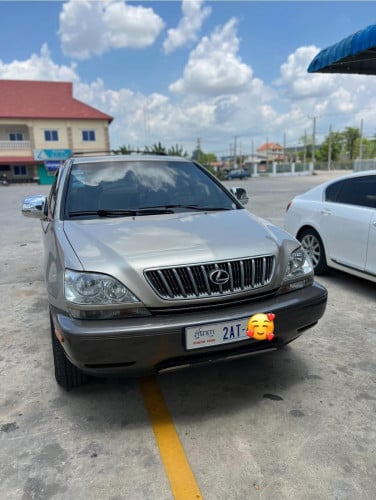 ឡានថ្មី​ LEXUS 01 ប៉ុង1​ ធានាអត់បុក​