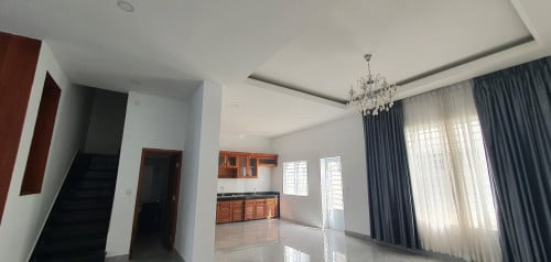 វីឡាភ្លោះ បុរីពិភពថ្មីតាខ្មៅ2 លក់បន្ទាន់