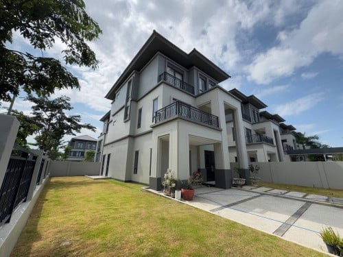 Queen B Villa For Rent in Chipmong Grand #AEON2
