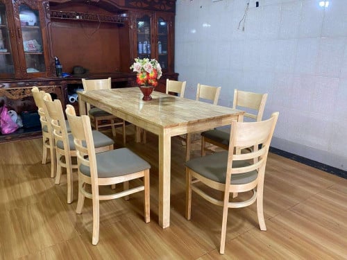 ឈុតតុ​អាហារ​