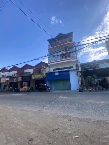 ផ្ទះជួលតម្លៃ 400$ លើផ្លូវធំ