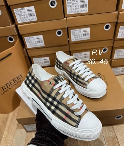 Burberry men and women sneakers