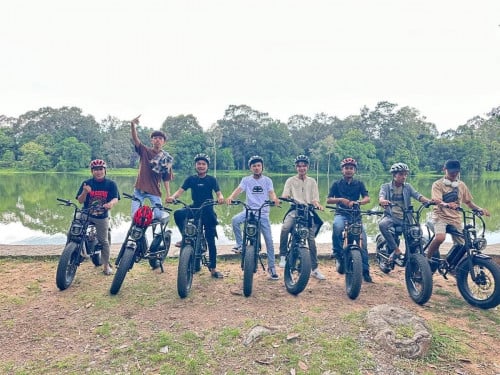 Mootoor R2  ប្រភេទកង់ជិះមនុស្ស២នាក់👉 ល្បឿន 40-60Km/h👉 ចម្ងាយ  70- 80km