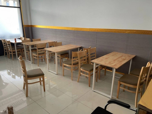 Table set with four chairs